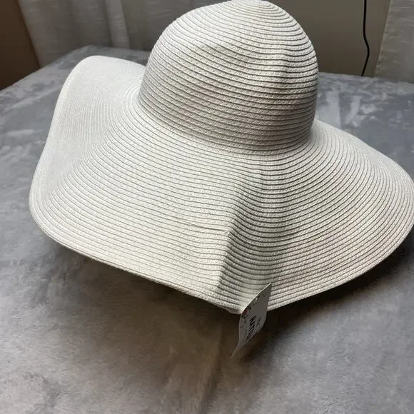 The Hatter Company Floppy Sun Hat White Wide Brim Sunhat Beach Swim Resort NWT - Picture 2 of 5